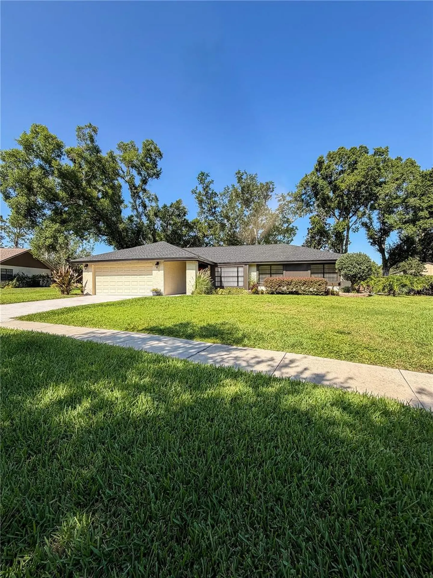 1315 Juniper Circle Plant City FL 33563