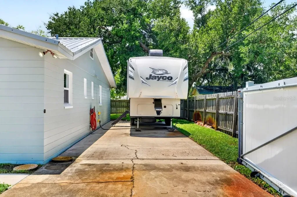 2334 Citrus Avenue South Daytona FL 32119