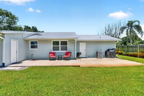2334 Citrus Avenue South Daytona FL 32119