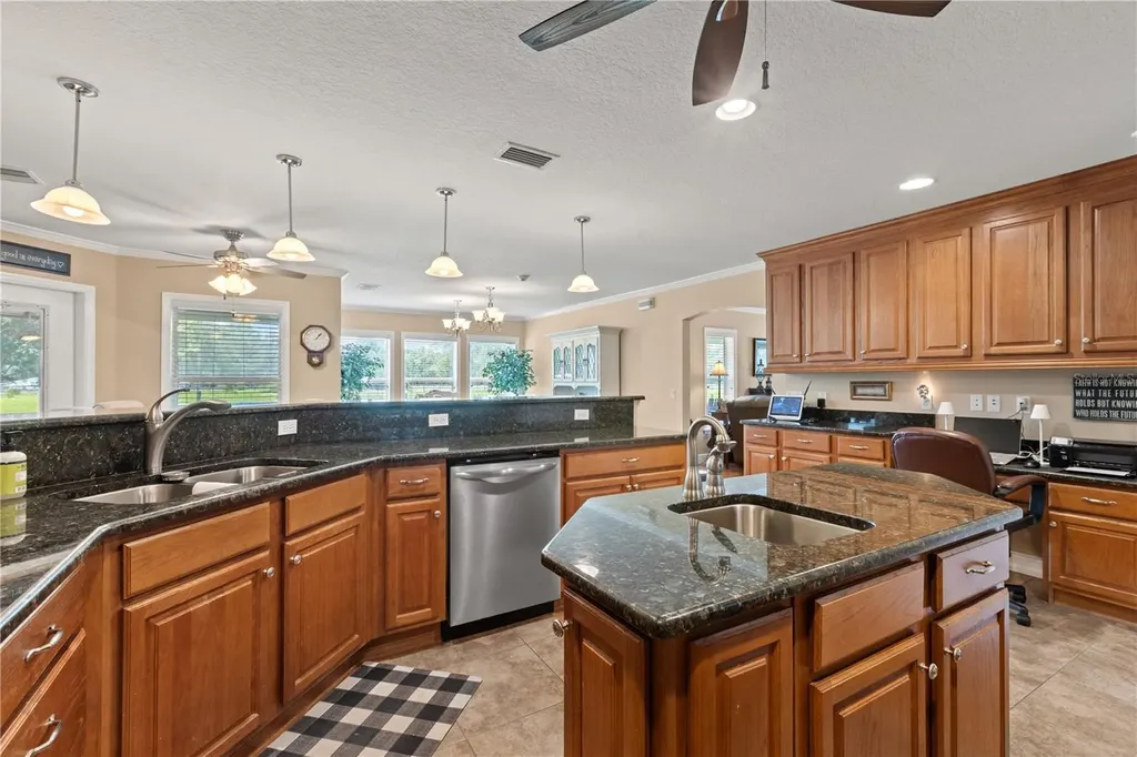 9897 NW 160 Avenue Morriston FL 32668