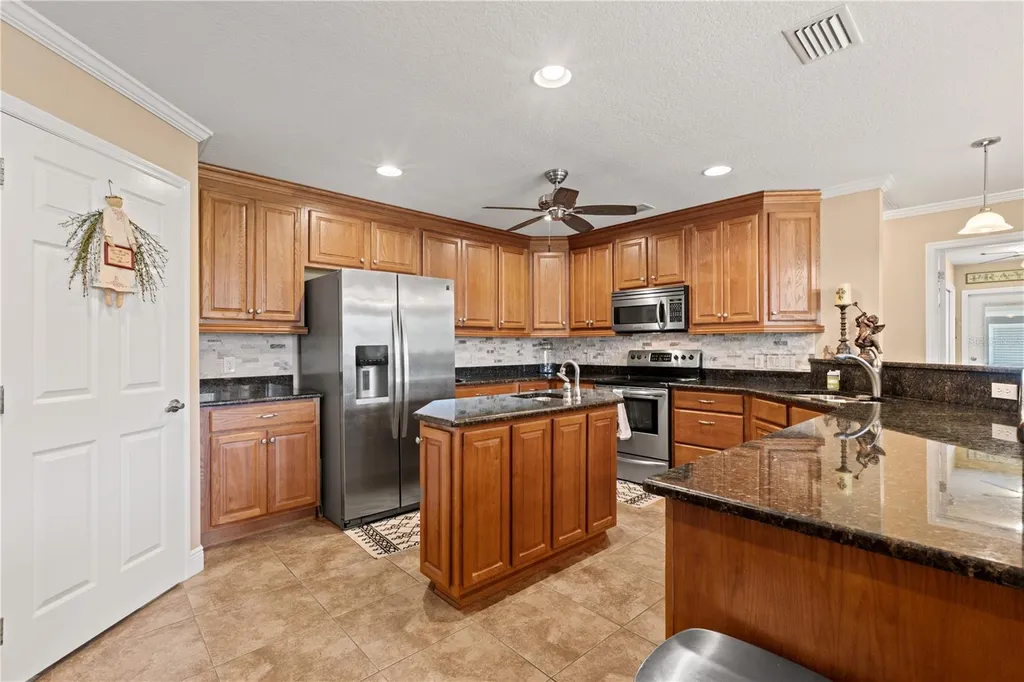 9897 NW 160 Avenue Morriston FL 32668