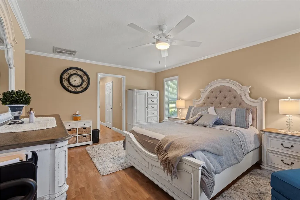 9897 NW 160 Avenue Morriston FL 32668