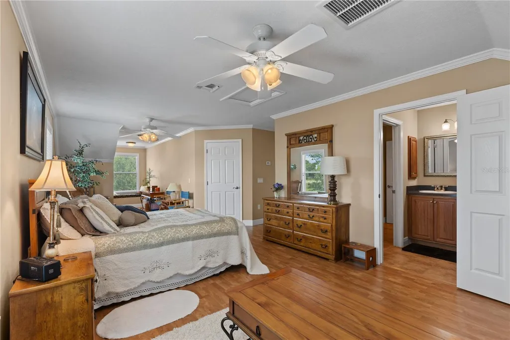 9897 NW 160 Avenue Morriston FL 32668