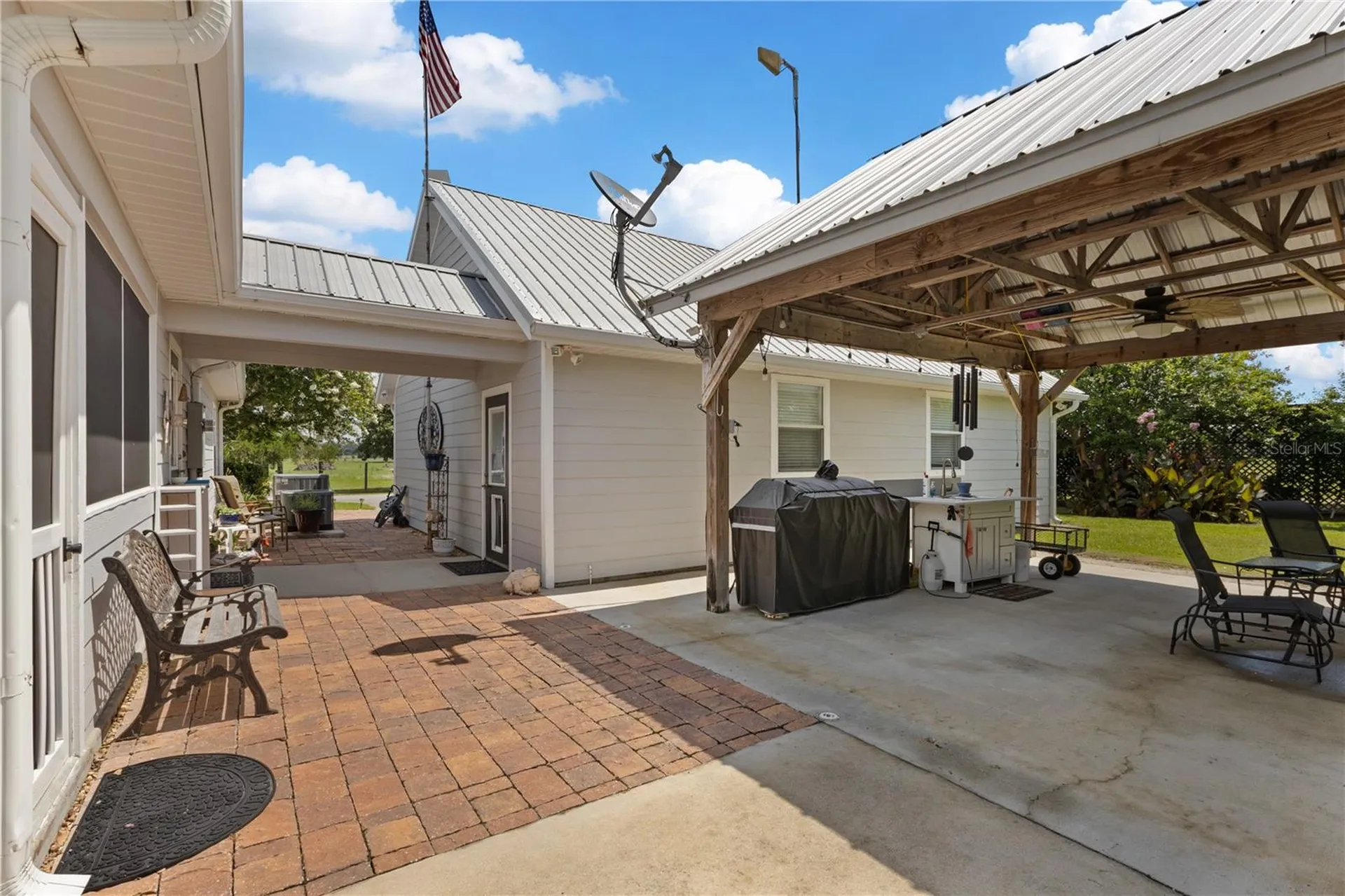 9897 NW 160 Avenue Morriston FL 32668