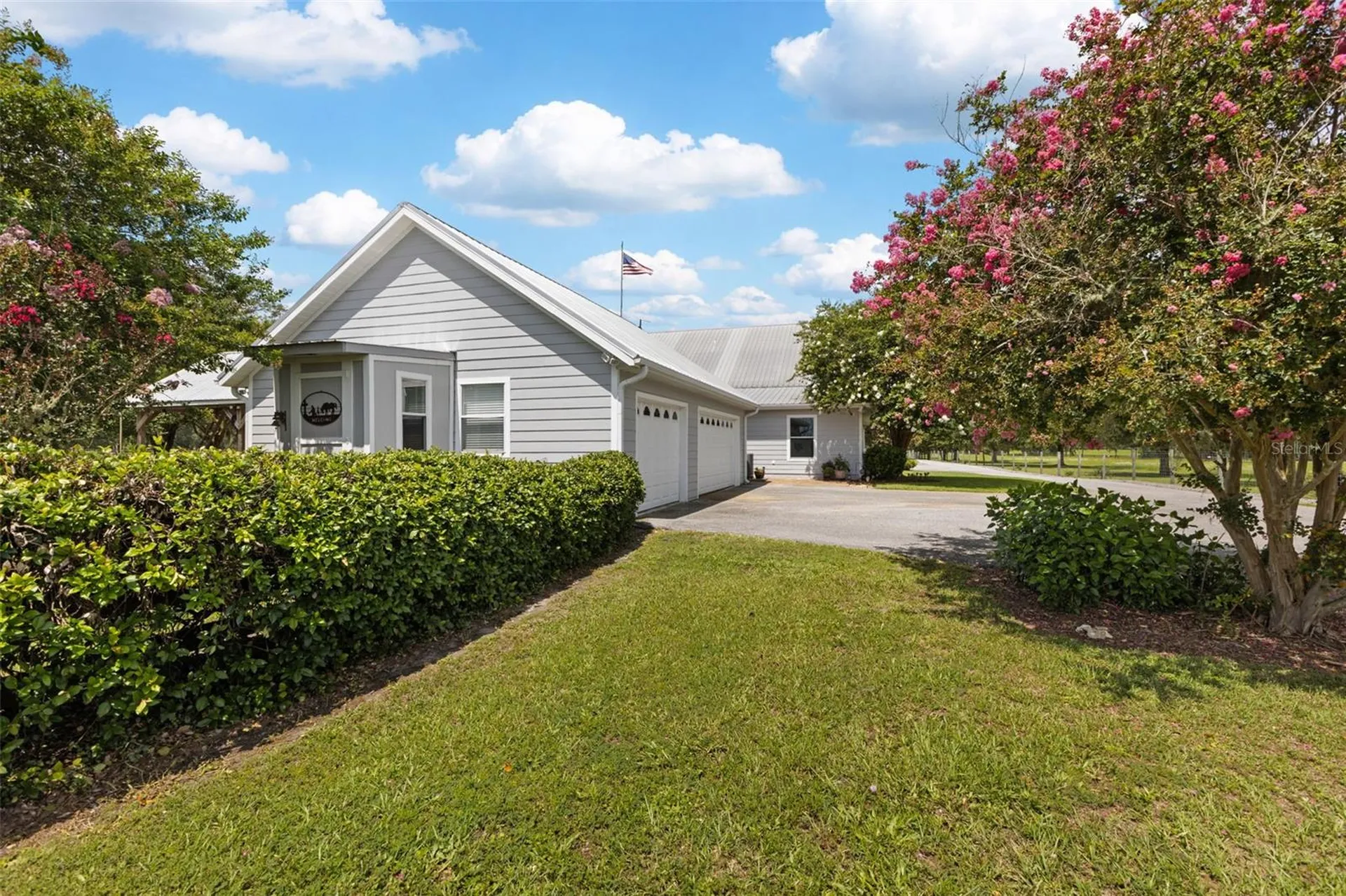 9897 NW 160 Avenue Morriston FL 32668