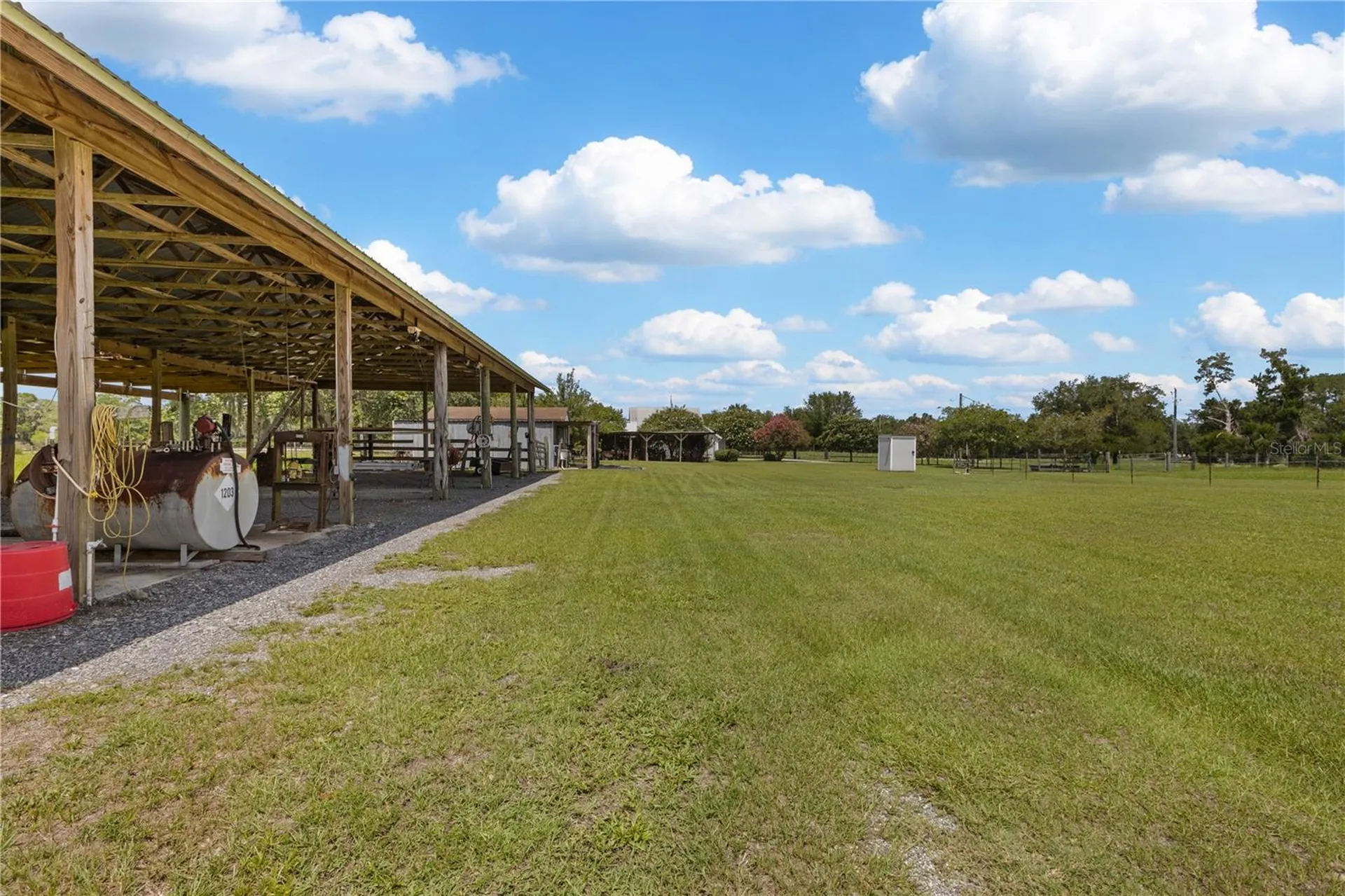9897 NW 160 Avenue Morriston FL 32668