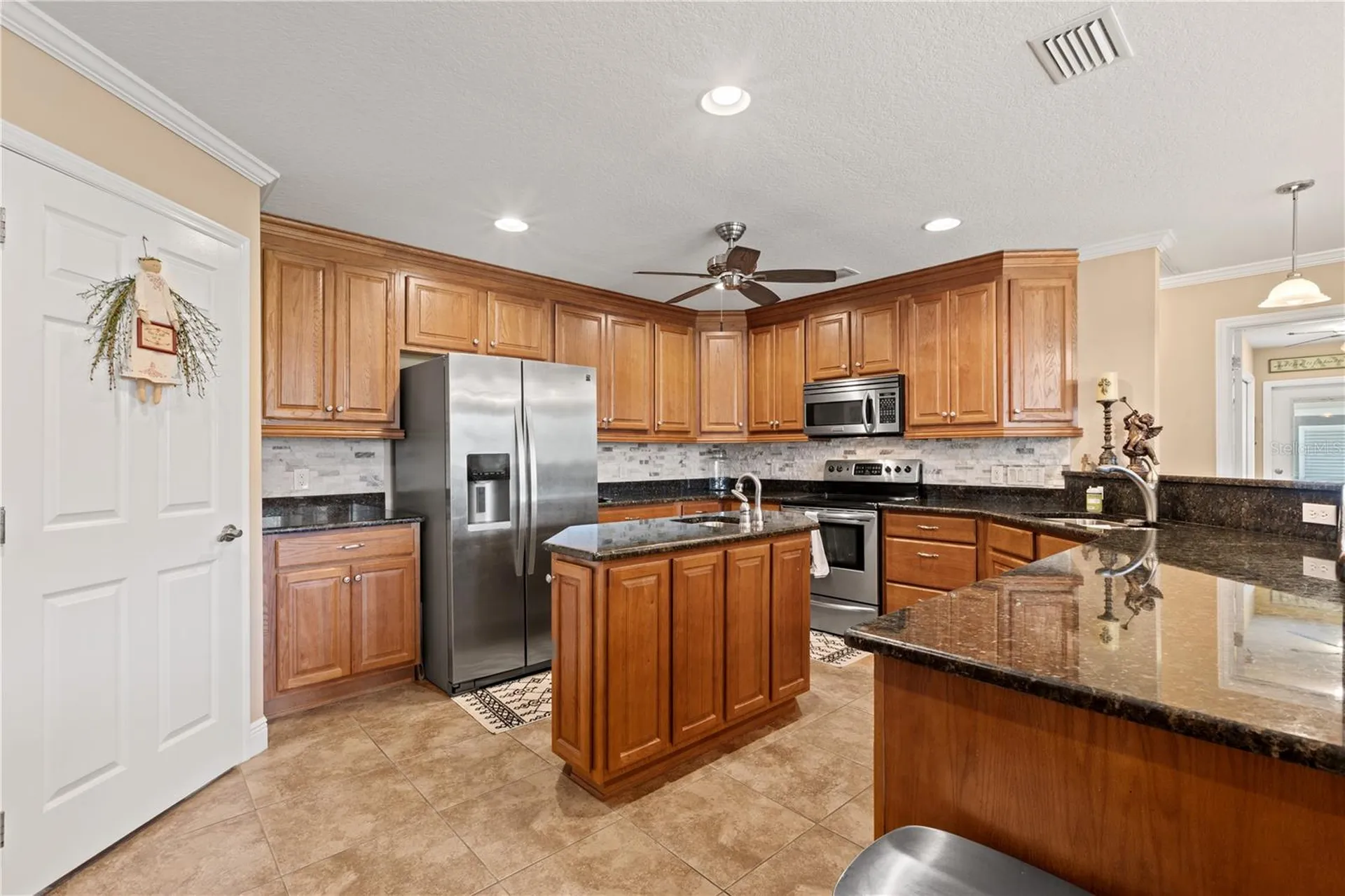 9897 NW 160 Avenue Morriston FL 32668