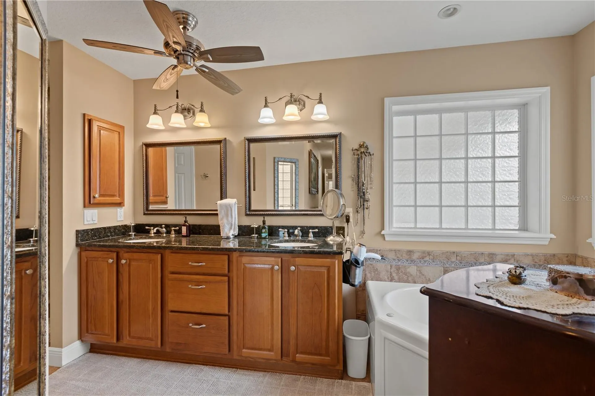 9897 NW 160 Avenue Morriston FL 32668