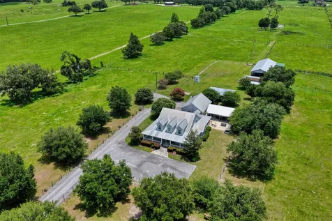 9897 NW 160 Avenue Morriston FL 32668