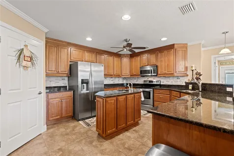 9897 NW 160 Avenue Morriston FL 32668