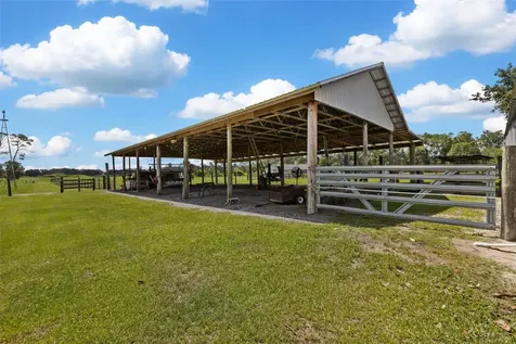 9897 NW 160 Avenue Morriston FL 32668