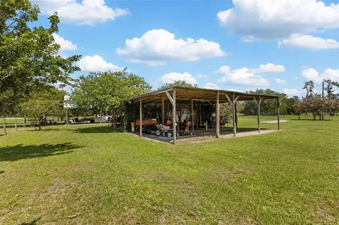 9897 NW 160 Avenue Morriston FL 32668