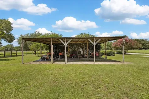 9897 NW 160 Avenue Morriston FL 32668
