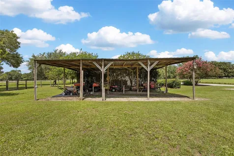9897 NW 160 Avenue Morriston FL 32668