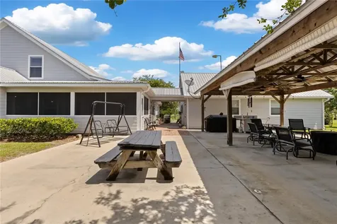 9897 NW 160 Avenue Morriston FL 32668