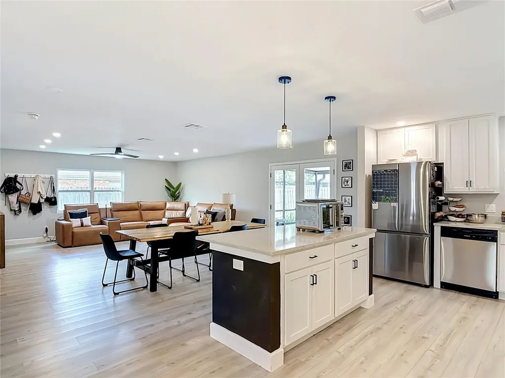 8676 Hillside Drive Orlando FL 32810