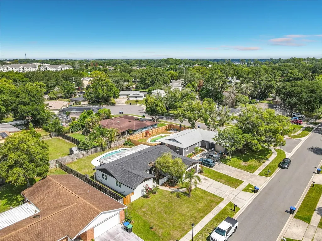 8676 Hillside Drive Orlando FL 32810