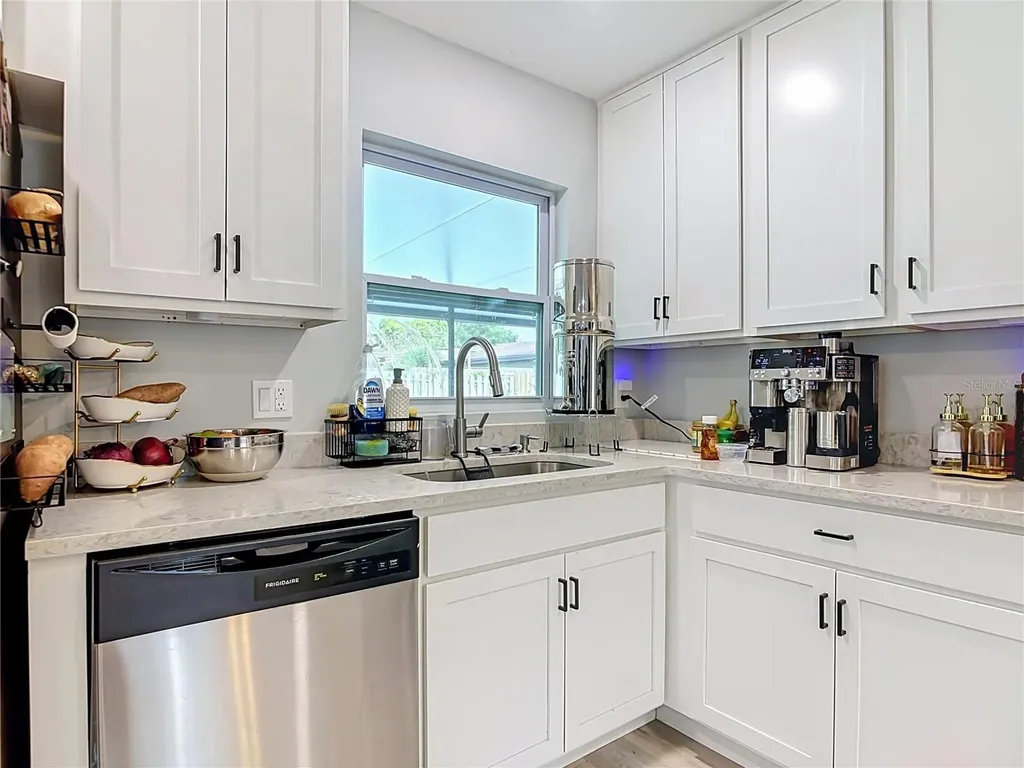 8676 Hillside Drive Orlando FL 32810
