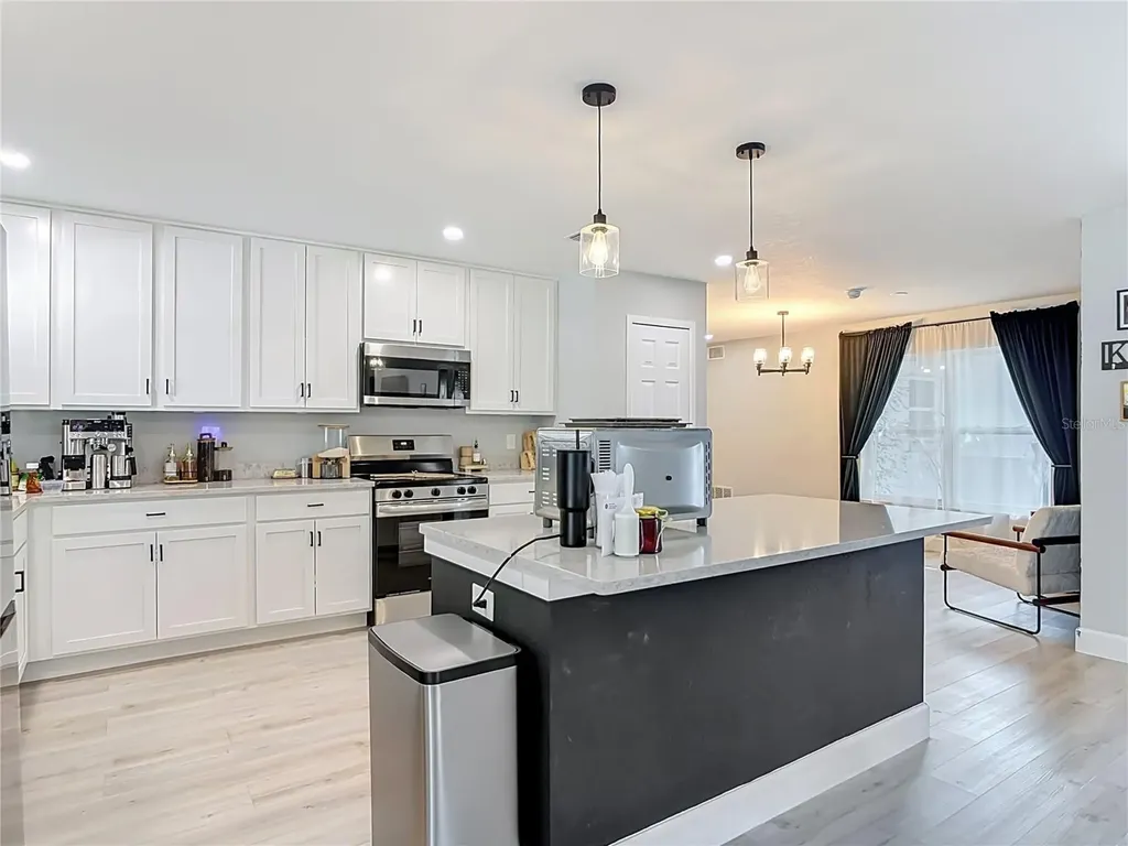 8676 Hillside Drive Orlando FL 32810