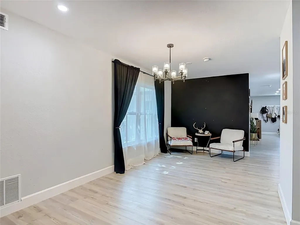 8676 Hillside Drive Orlando FL 32810