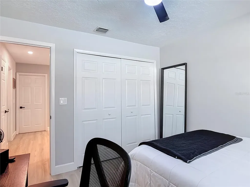 8676 Hillside Drive Orlando FL 32810