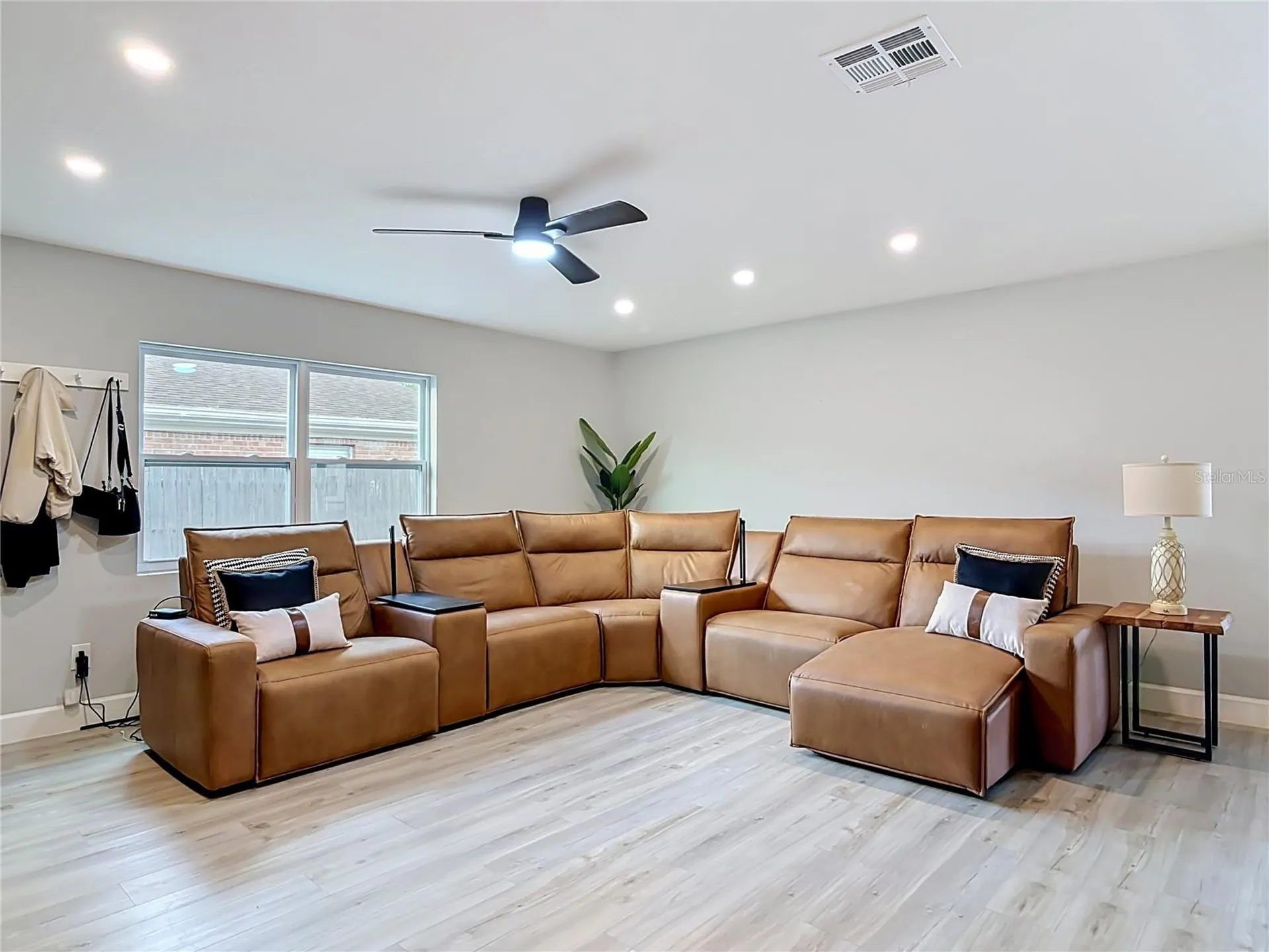 8676 Hillside Drive Orlando FL 32810