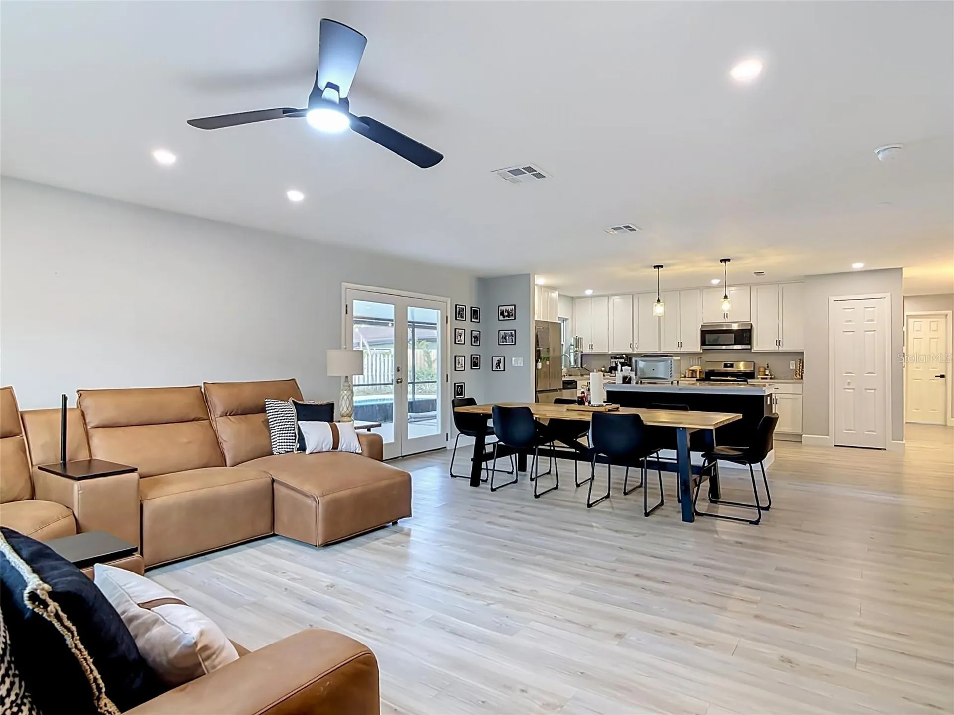 8676 Hillside Drive Orlando FL 32810