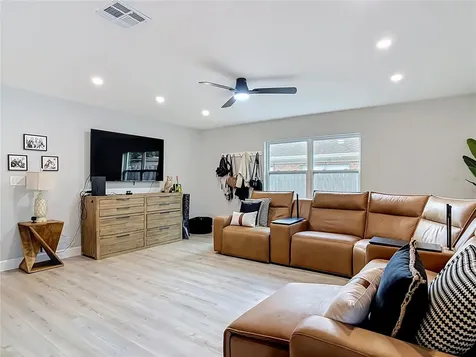 8676 Hillside Drive Orlando FL 32810