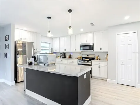 8676 Hillside Drive Orlando FL 32810