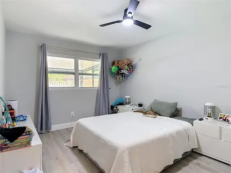 8676 Hillside Drive Orlando FL 32810