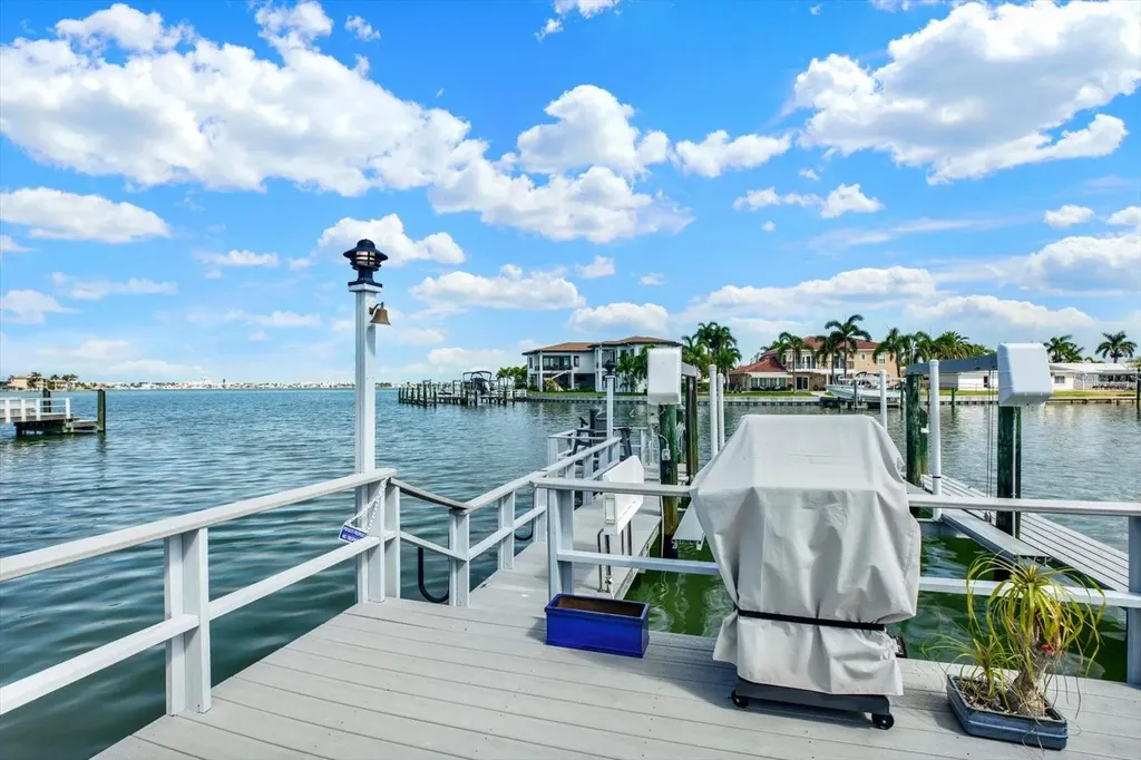 645 Boca Ciega Point Boulevard N St Petersburg FL 33708