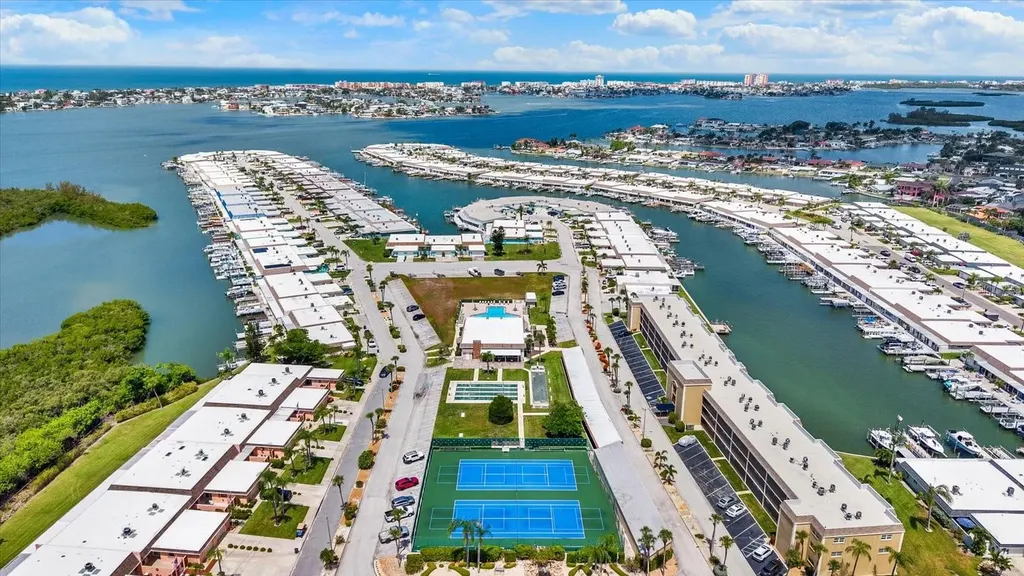 645 Boca Ciega Point Boulevard N St Petersburg FL 33708