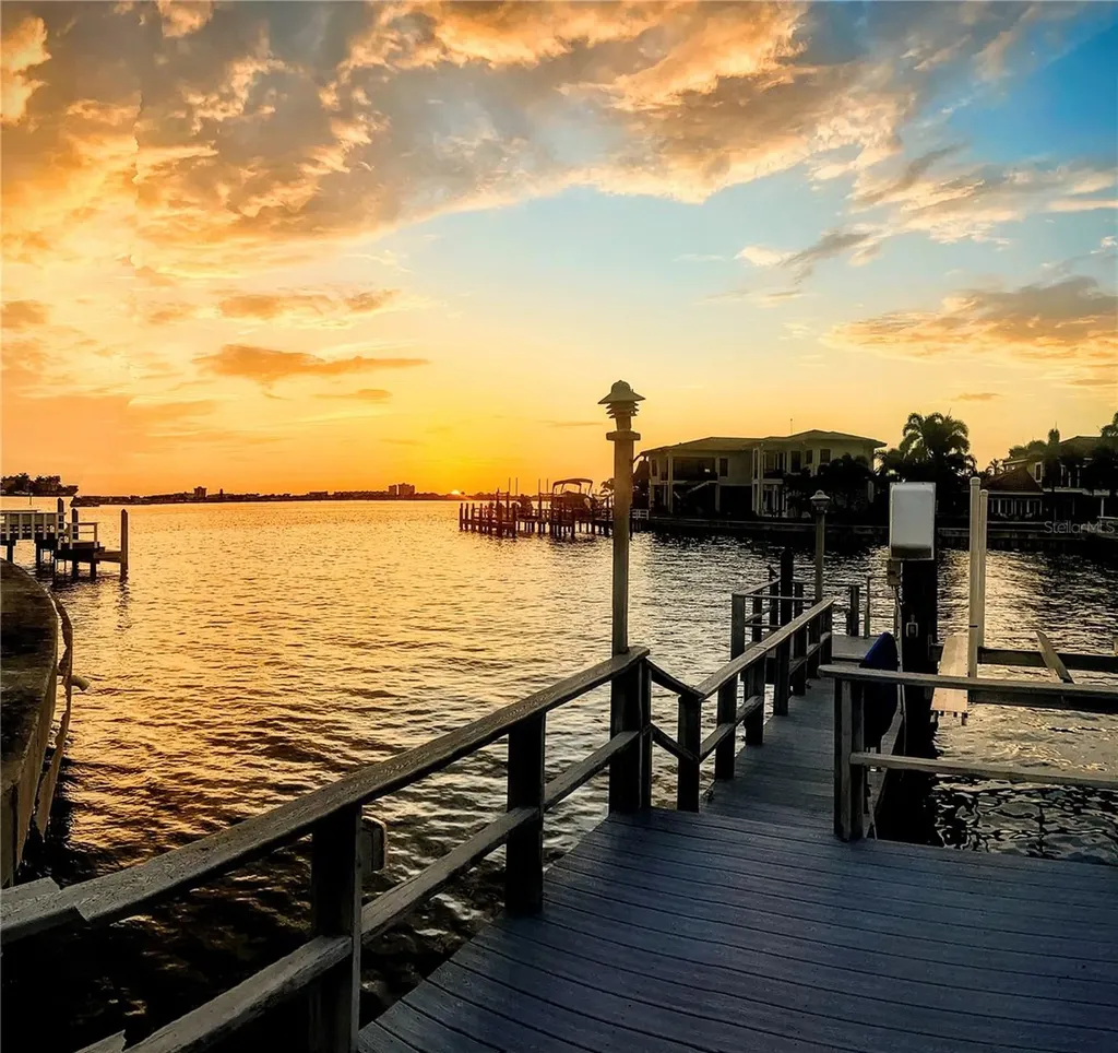 645 Boca Ciega Point Boulevard N St Petersburg FL 33708