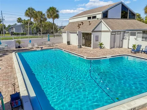 2117 Lakewood Club Drive S St Petersburg FL 33712
