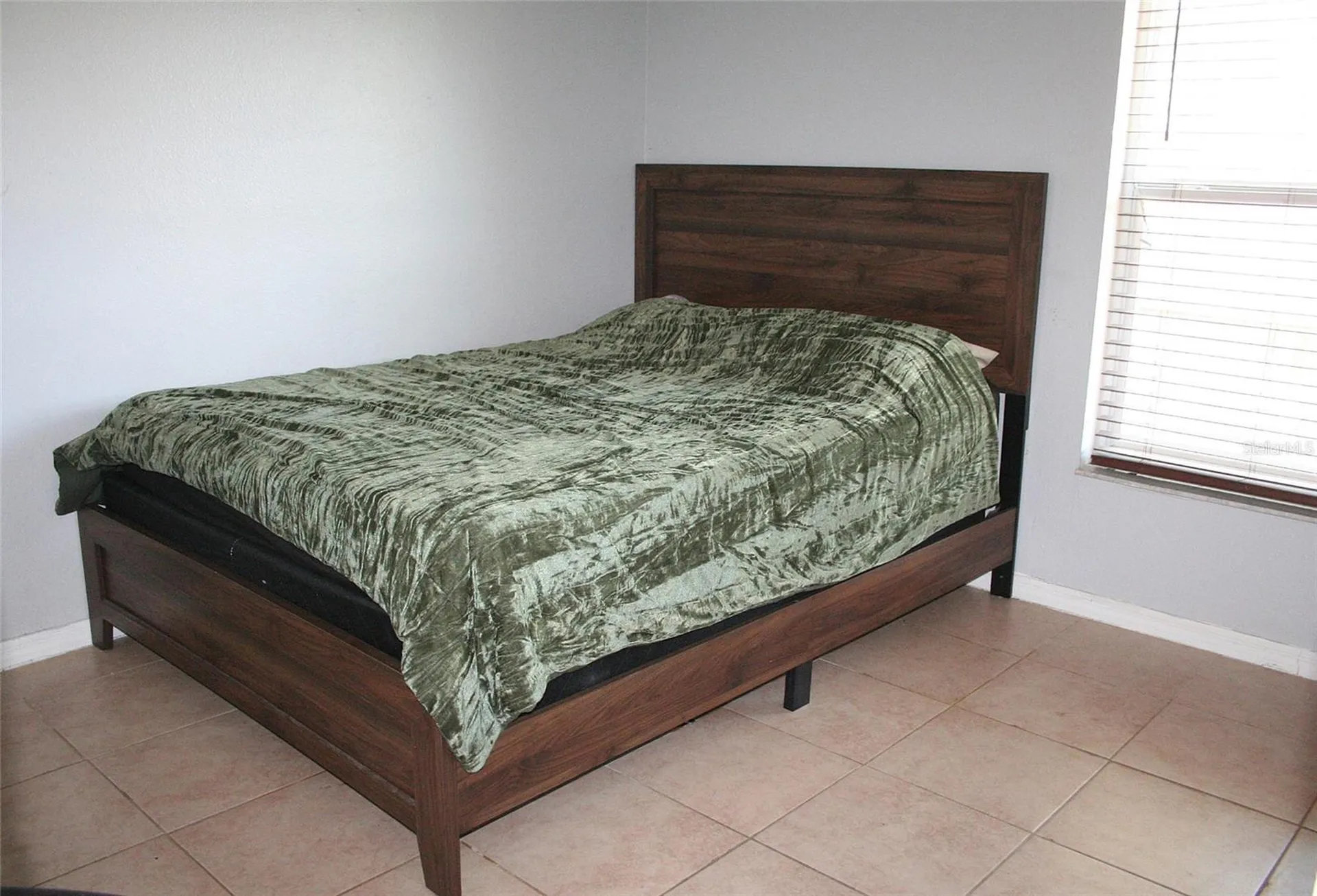 5298 Yaupon Street Orlando FL 32811