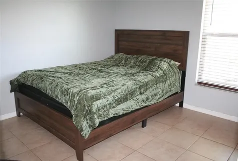 5298 Yaupon Street Orlando FL 32811