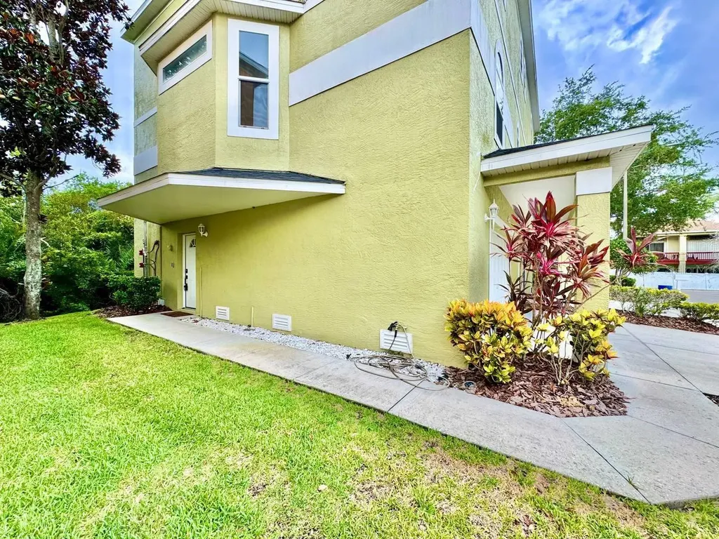 487 Bayou Village Drive Tarpon Springs FL 34689
