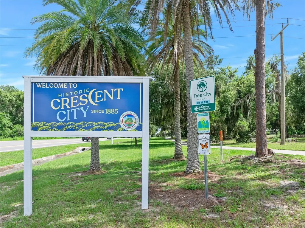 1101 N Summit Street Crescent City FL 32112