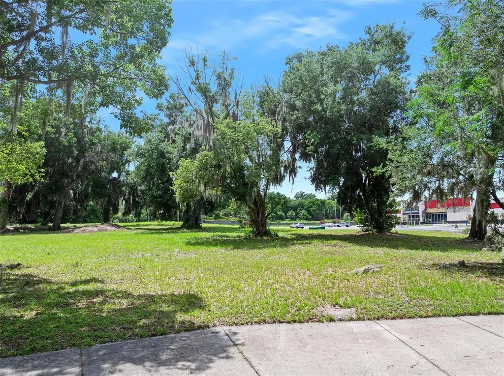 1101 N Summit Street Crescent City FL 32112