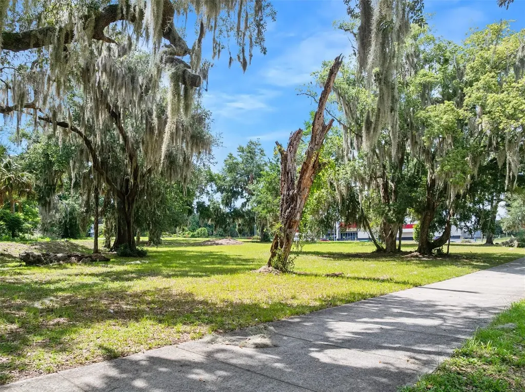 1101 N Summit Street Crescent City FL 32112