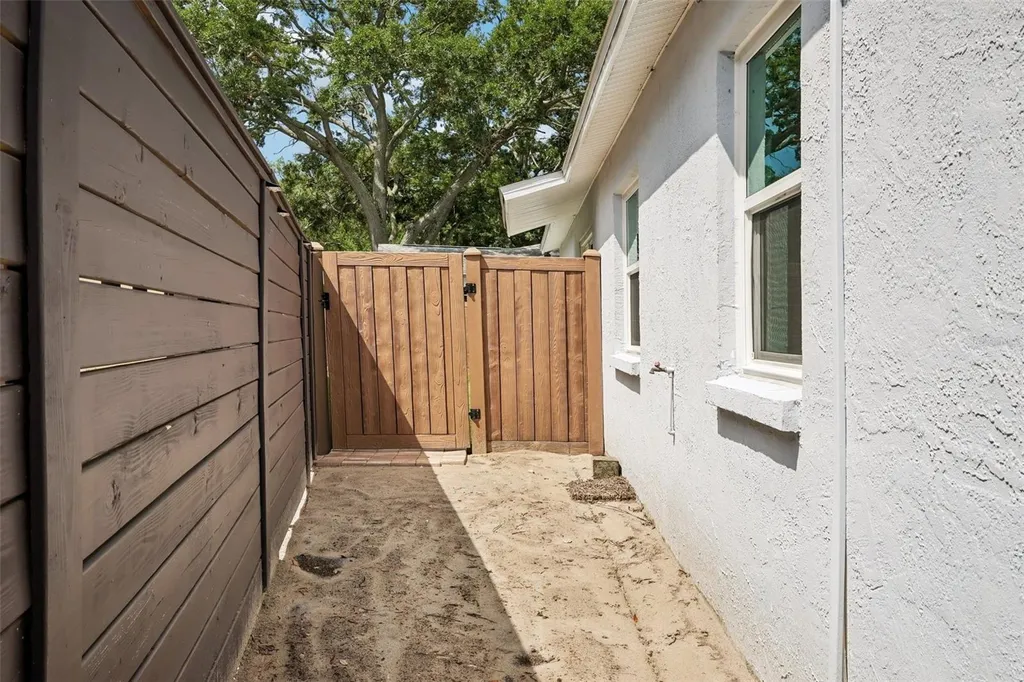 8420 N River Dune Street Tampa FL 33617