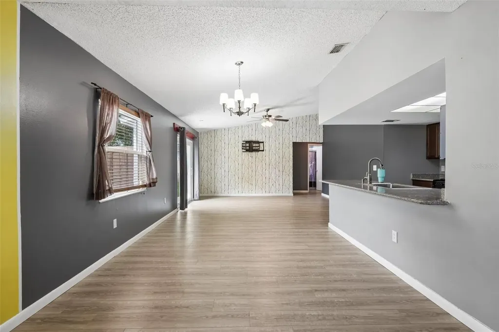 8420 N River Dune Street Tampa FL 33617