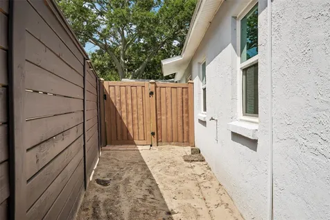 8420 N River Dune Street Tampa FL 33617