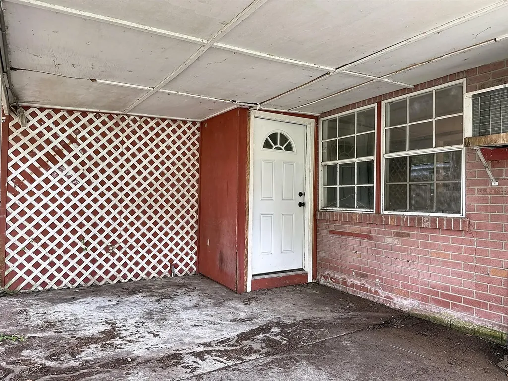 1880 Cr 422 Lake Panasoffkee FL 33538