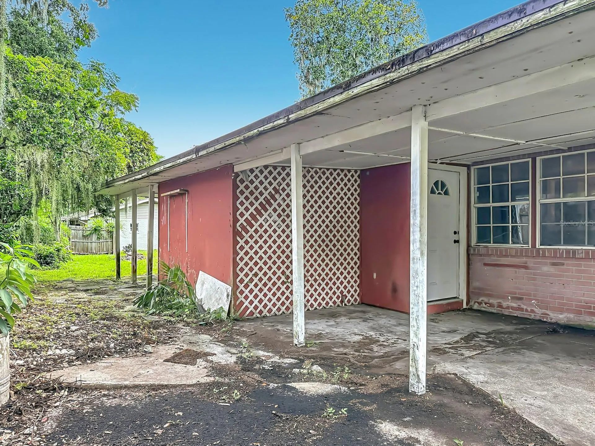 1880 Cr 422 Lake Panasoffkee FL 33538