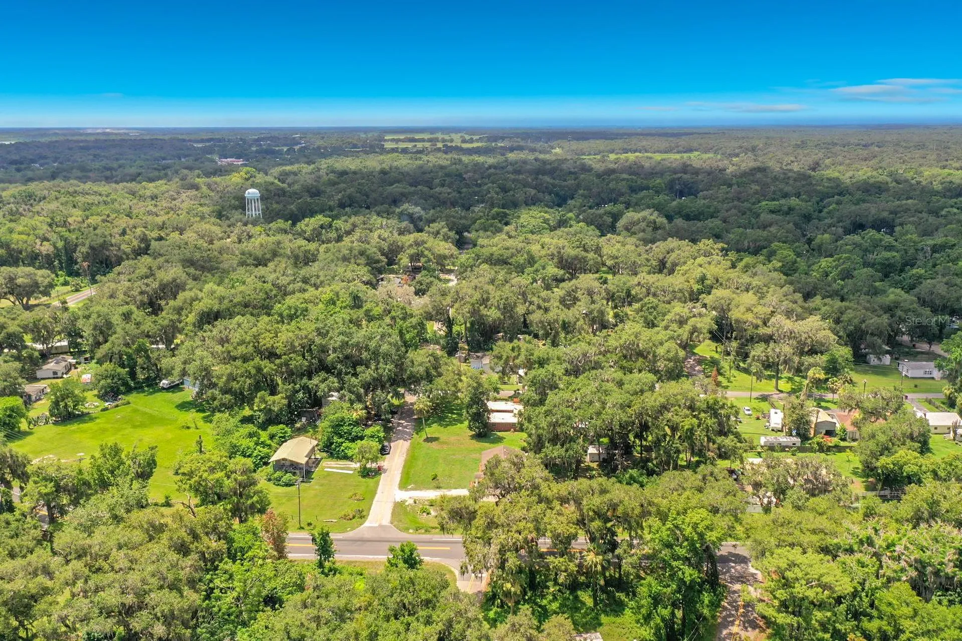 1880 Cr 422 Lake Panasoffkee FL 33538