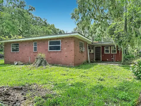 1880 Cr 422 Lake Panasoffkee FL 33538