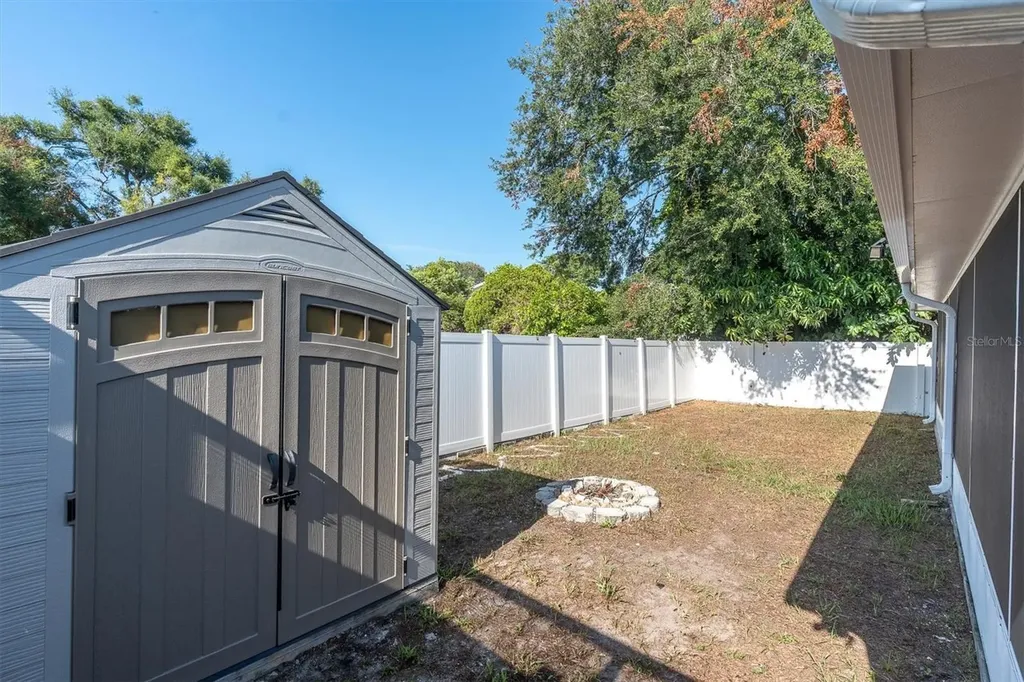 6832 Swain Avenue Tampa FL 33625