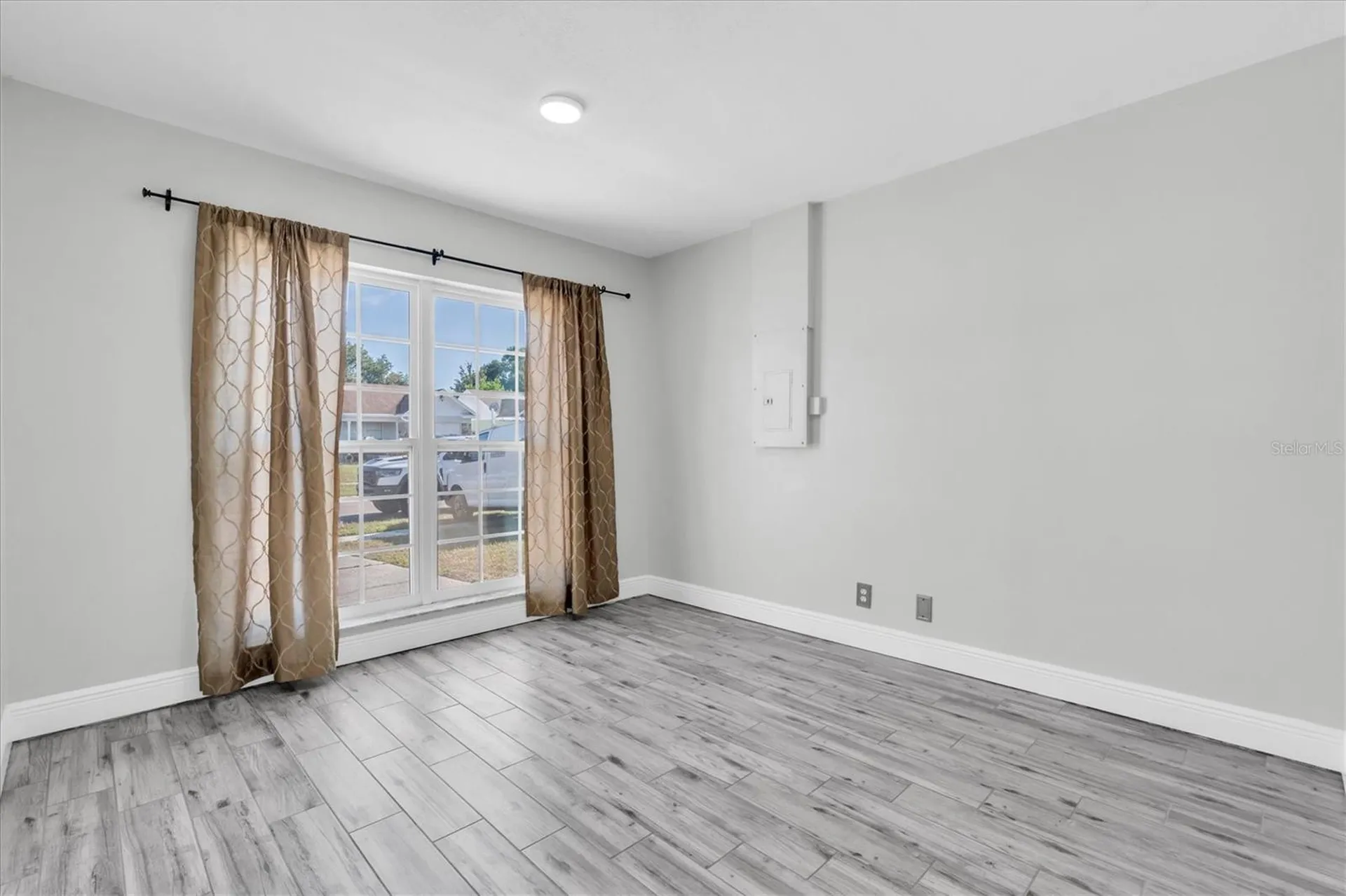 6832 Swain Avenue Tampa FL 33625