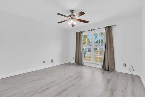 6832 Swain Avenue Tampa FL 33625